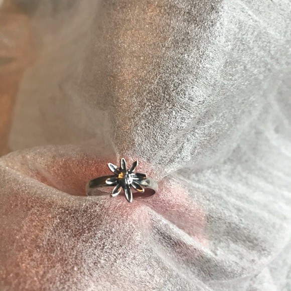 Dainty Sterling Silver Sunflower Ring and Frame - Picture 7 of 12